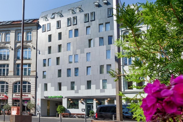 Hotel Gat Point Charlie image 3